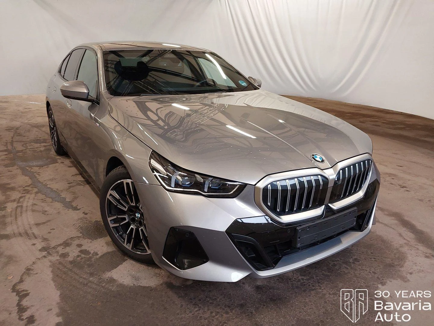BMW 520 i M Sport Paket Steptronic - изображение 4