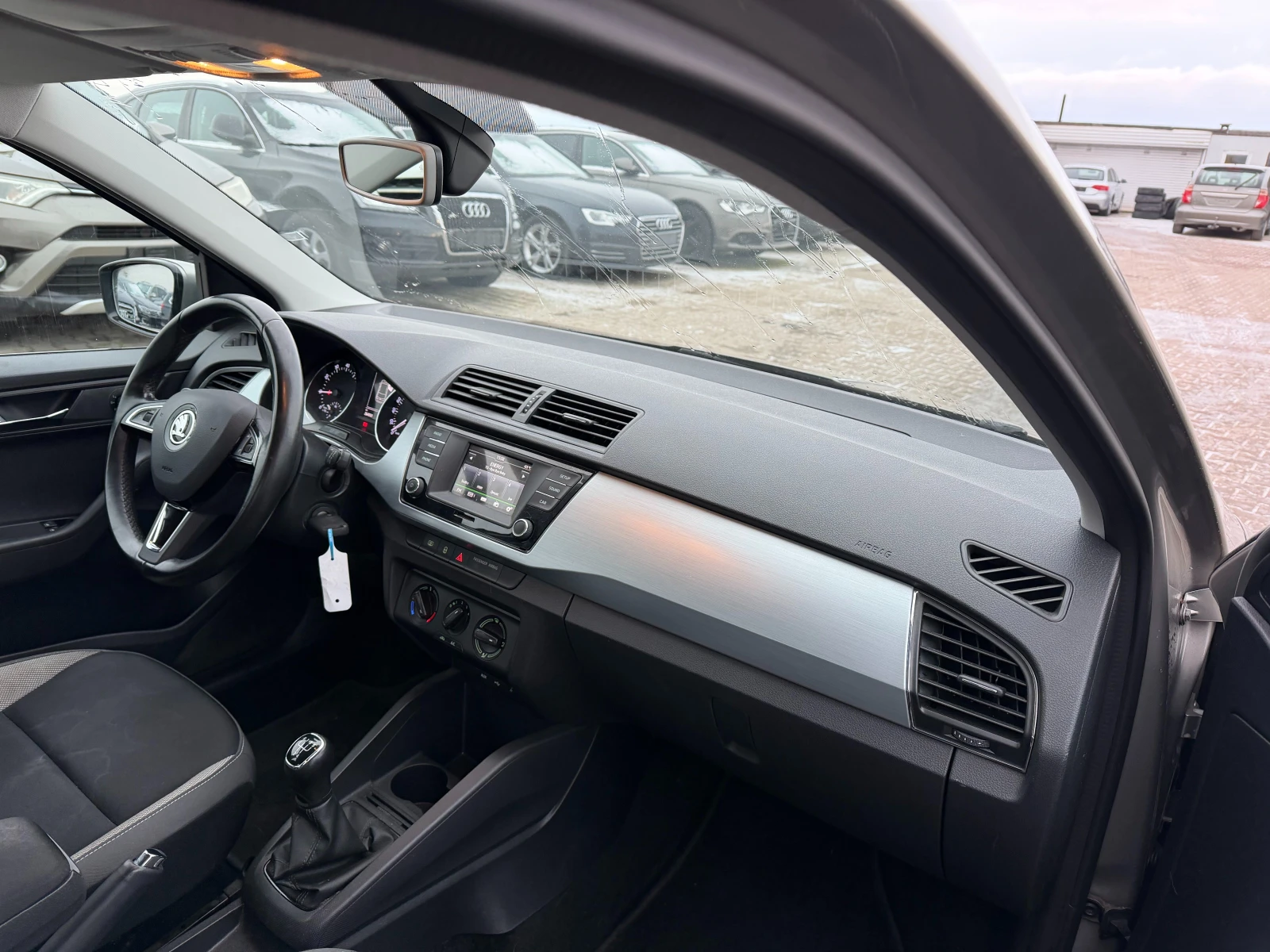 Skoda Fabia 1.0TSI NAVI EURO 6 - изображение 10