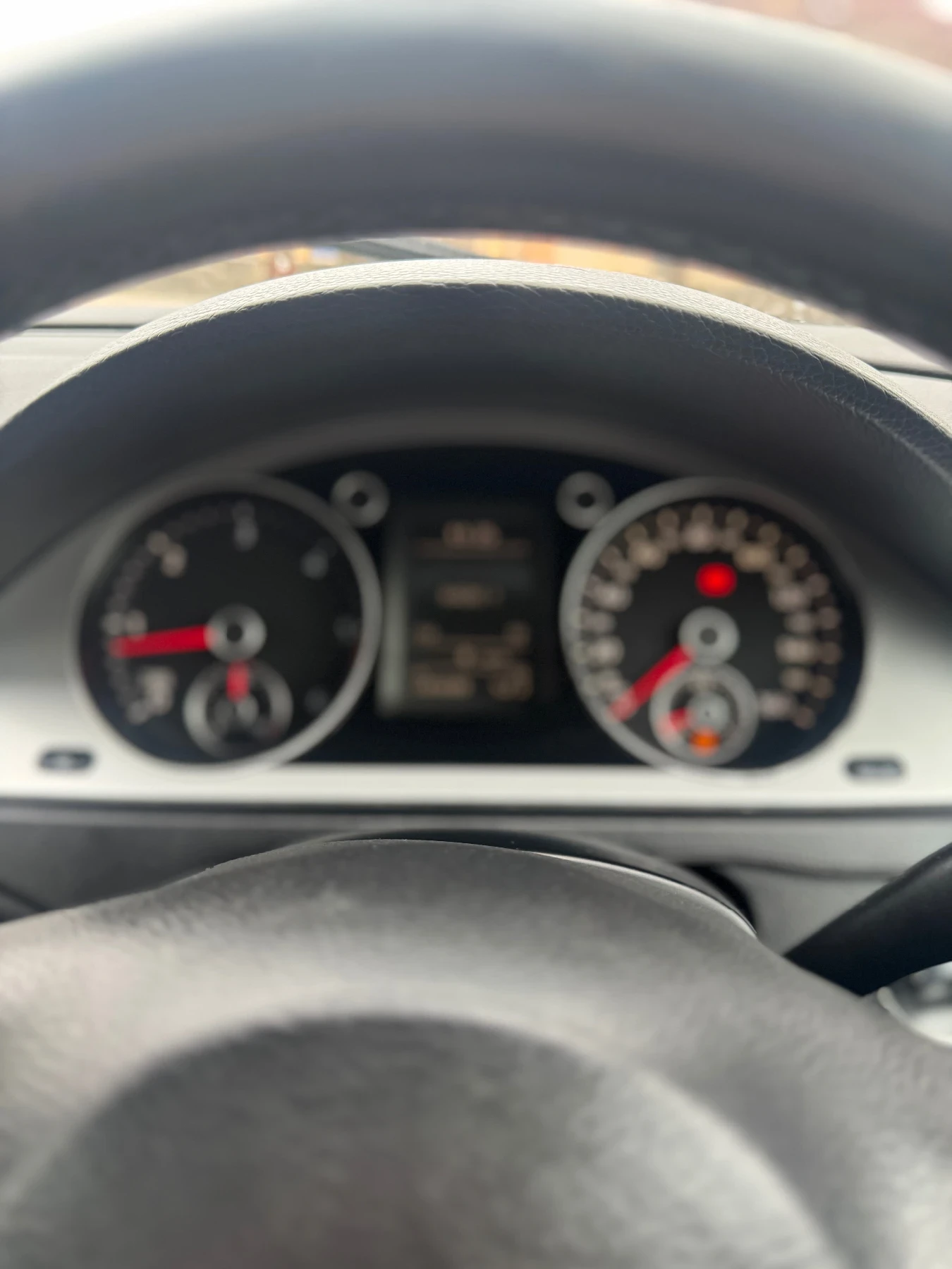 VW Passat 2.0 tdi bluemotion, снимка 10 - Автомобили и джипове - 53935236