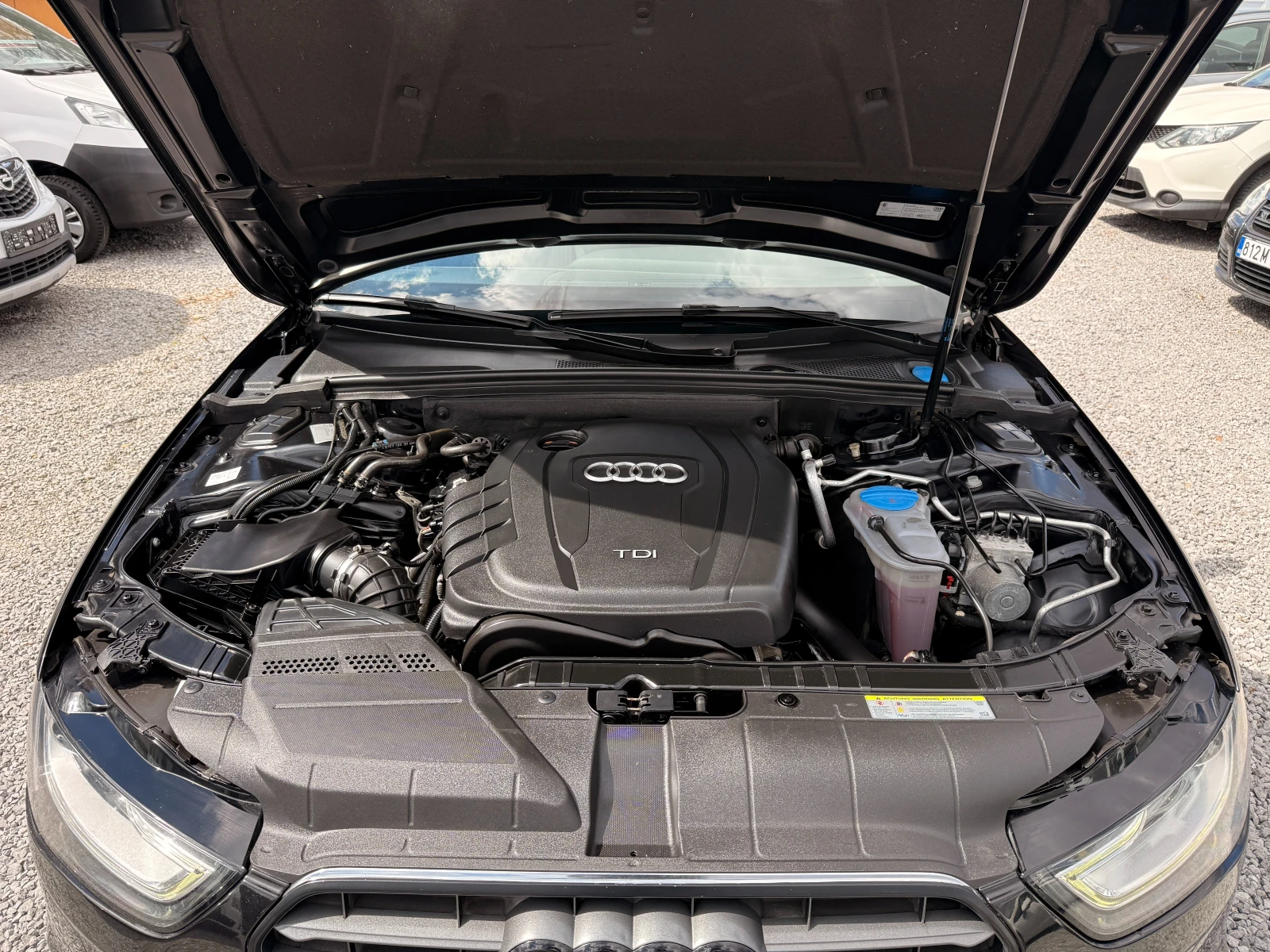 Audi A4 2.0TDI FACELIFT AUTOMATIK XENON, снимка 17 - Автомобили и джипове - 54171037