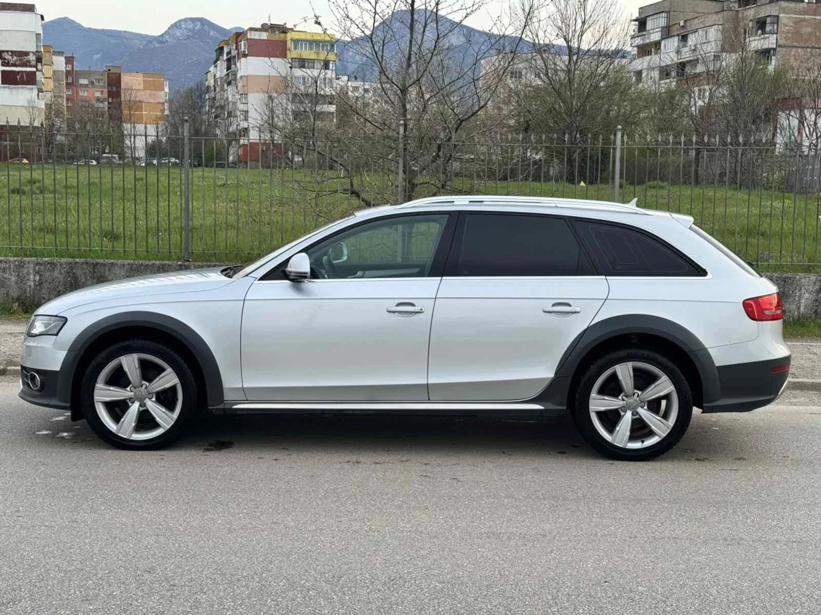 Audi A4 Allroad 170к.с !!!!ПАНОРАМА!!!! ТОП!!!!ТОП!!!!ТОП!!!!, снимка 3 - Автомобили и джипове - 54184330