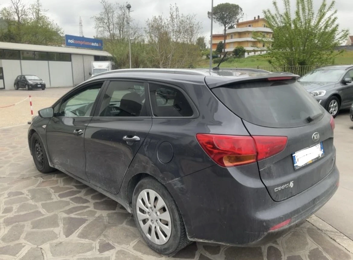 Kia Ceed 1.4, снимка 4 - Автомобили и джипове - 54305392