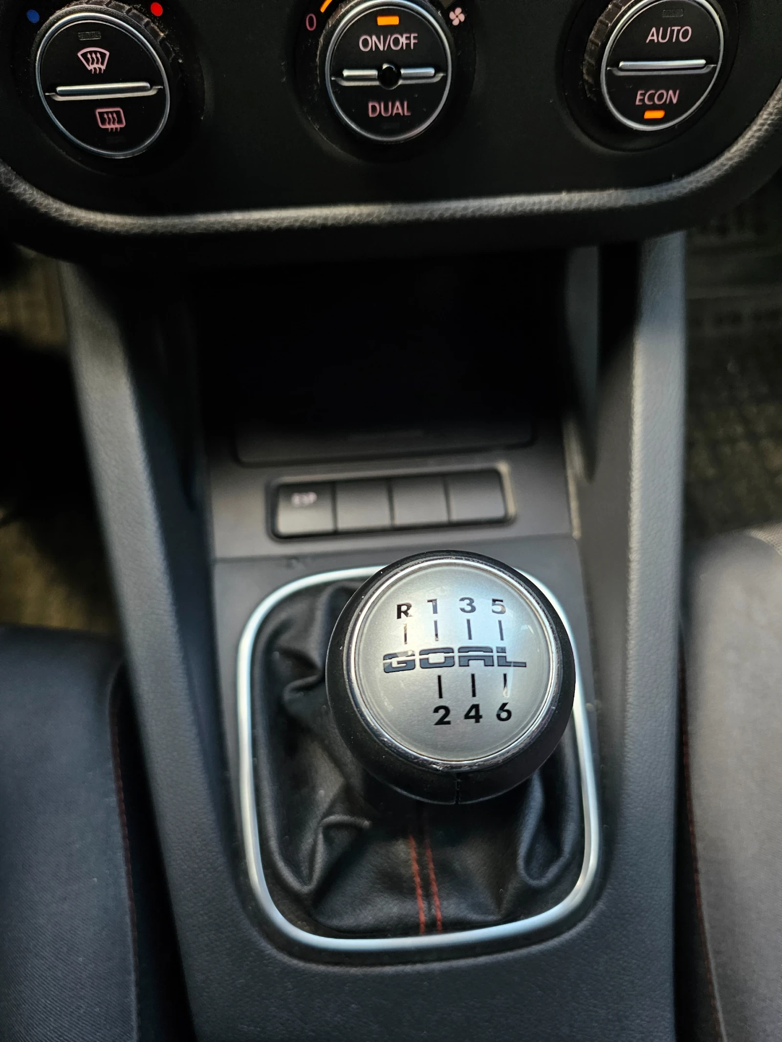 VW Golf 1.9 TDI (105к.с.) GOAL, NAVI, 6ск., снимка 8 - Автомобили и джипове - 54354899