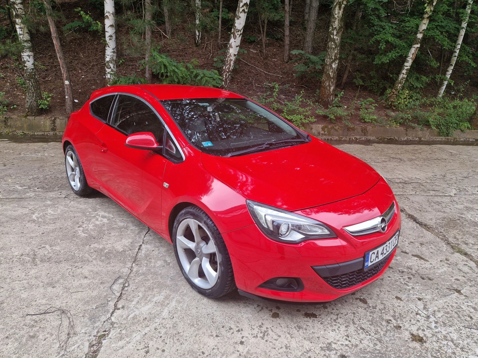 Opel Astra GTC, снимка 2 - Автомобили и джипове - 54389993