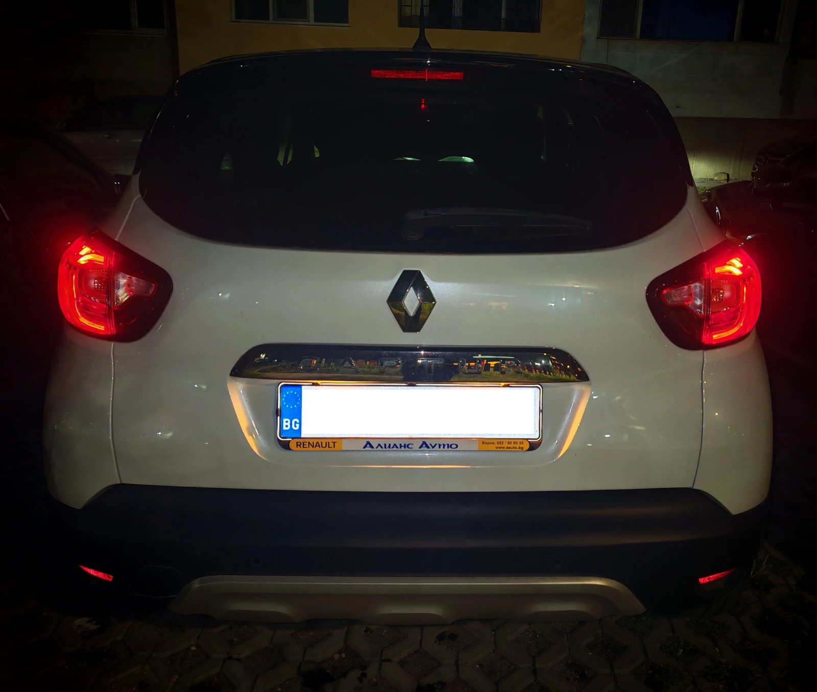 Renault Captur 1.3TCe, снимка 13 - Автомобили и джипове - 54417331