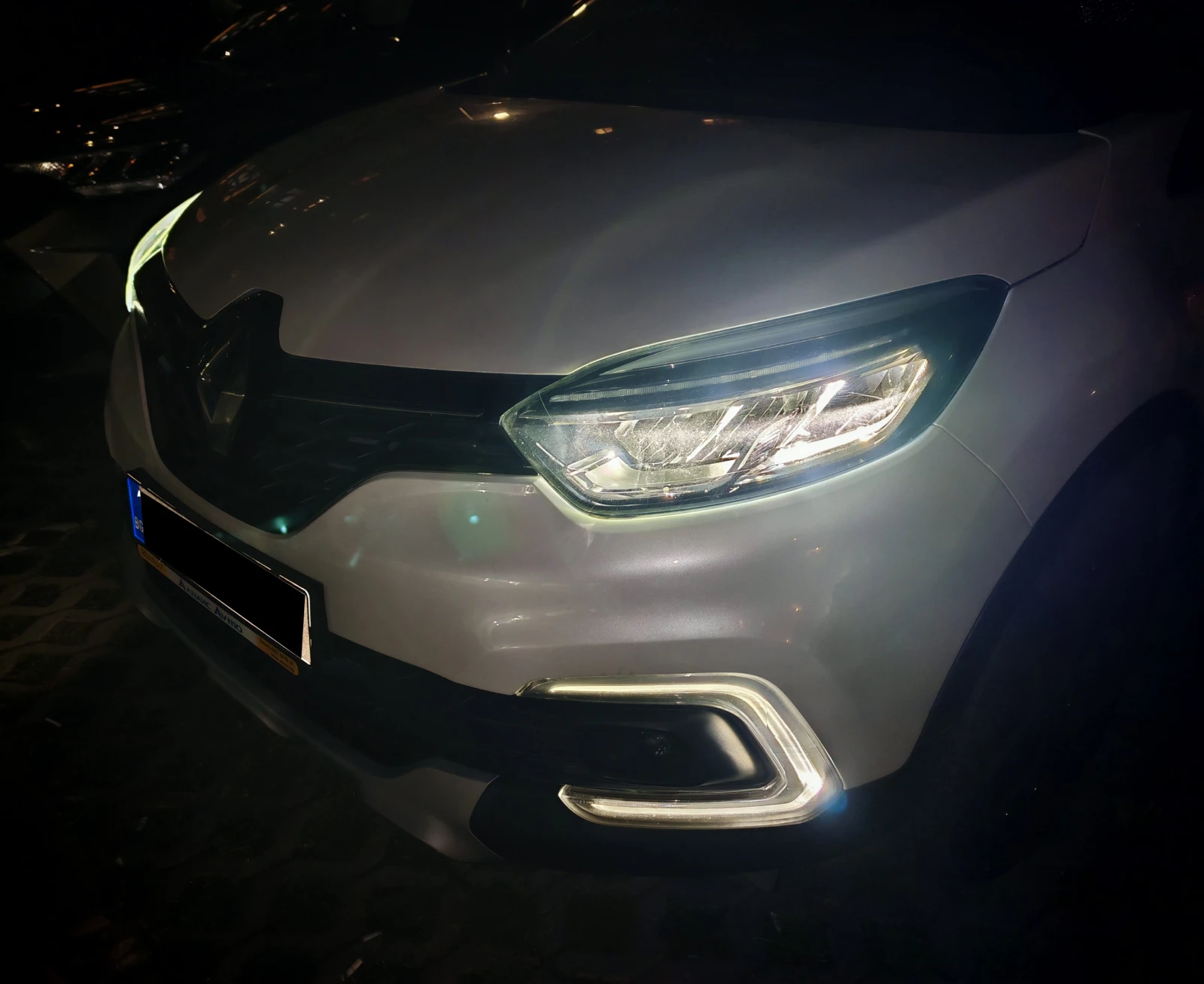 Renault Captur 1.3TCe, снимка 11 - Автомобили и джипове - 54417331