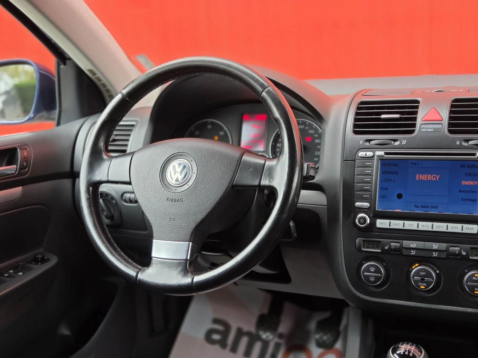 VW Golf 2.0 TDI Регистриран, снимка 9 - Автомобили и джипове - 54745929