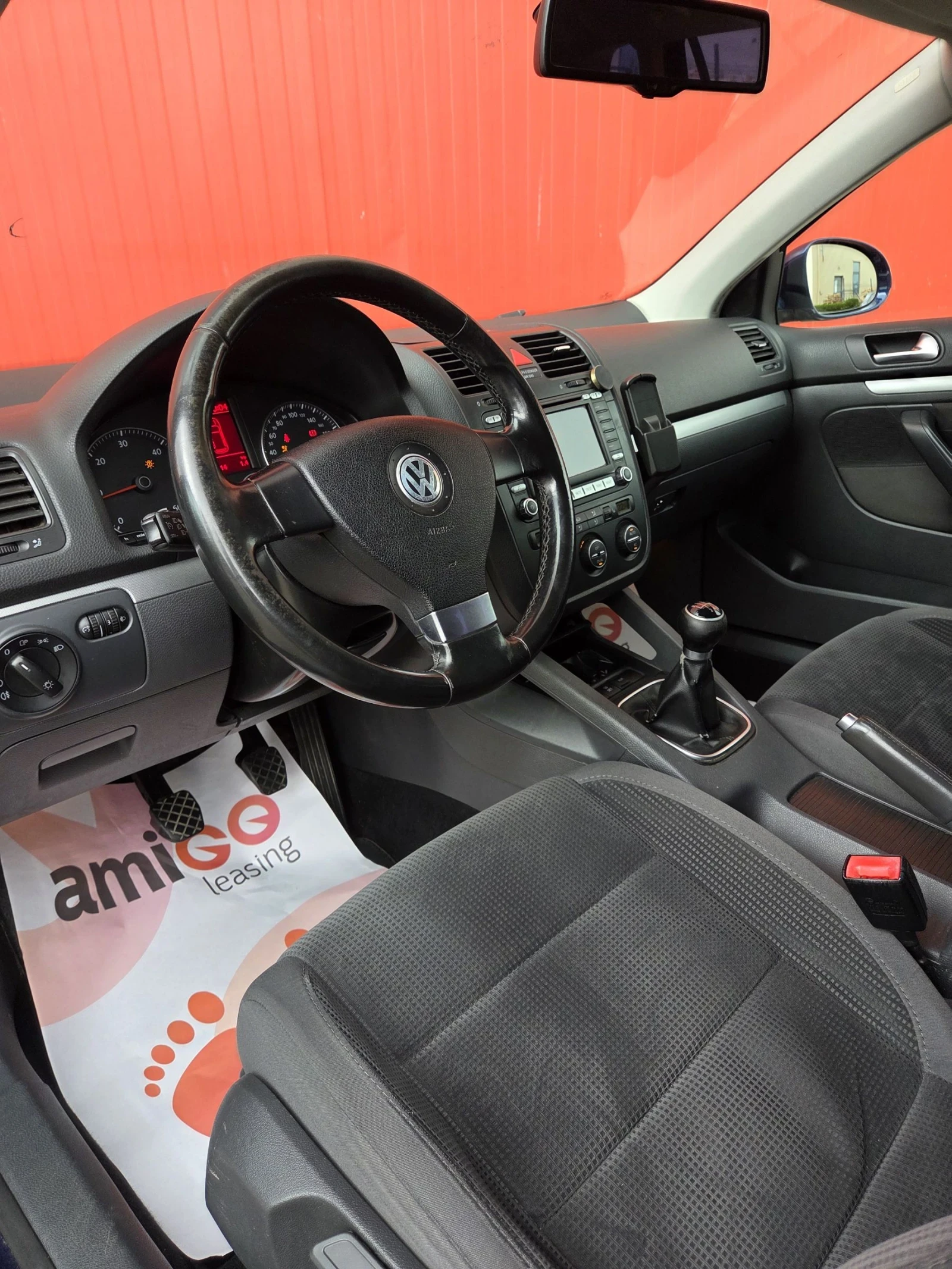 VW Golf 2.0 TDI Регистриран, снимка 8 - Автомобили и джипове - 54745929