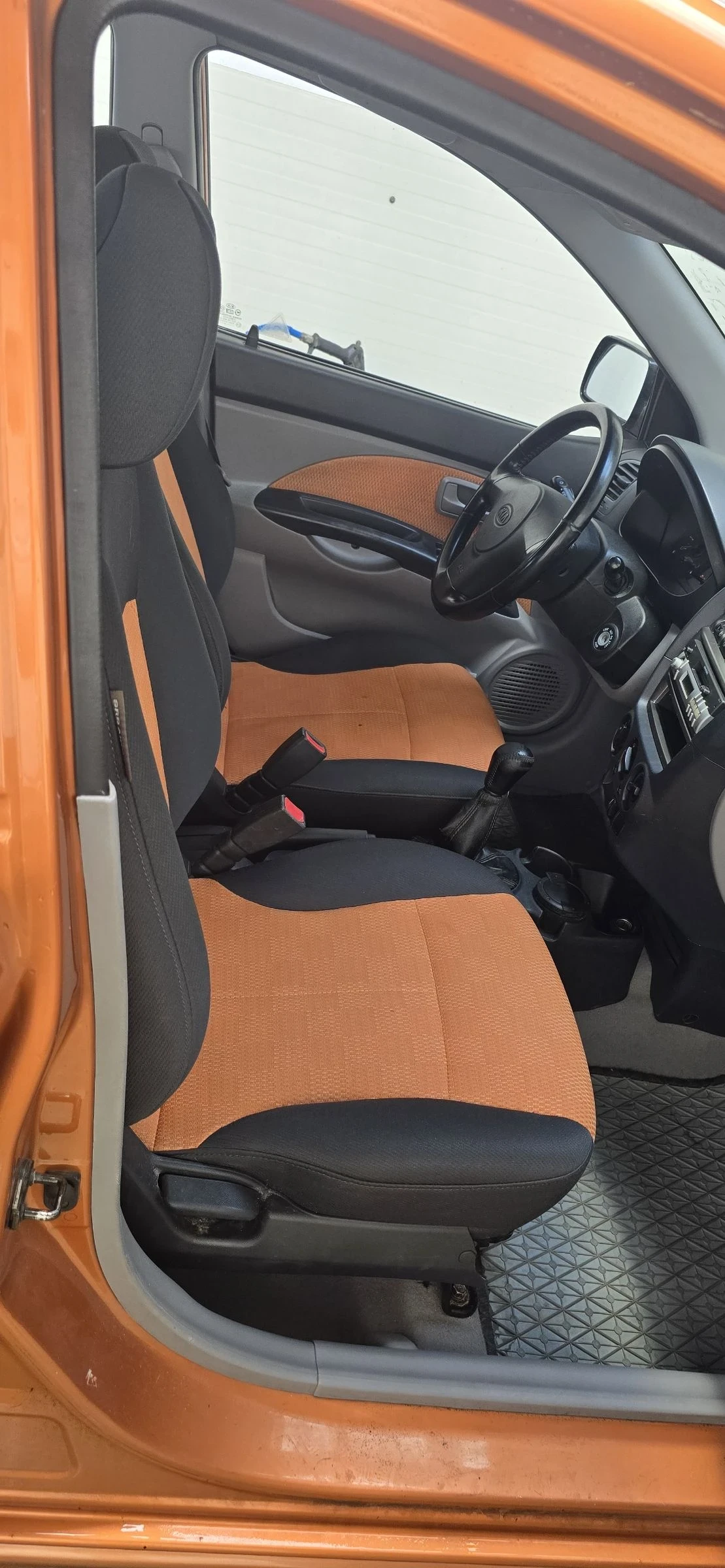 Kia Picanto 1.1i, 4 цилиндъра, снимка 10 - Автомобили и джипове - 54755097