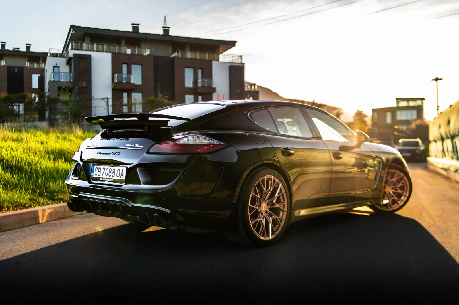 Porsche Panamera GTS WALD BODYKIT* CARPLAY* SPORTCHRONO, снимка 2 - Автомобили и джипове - 54775062