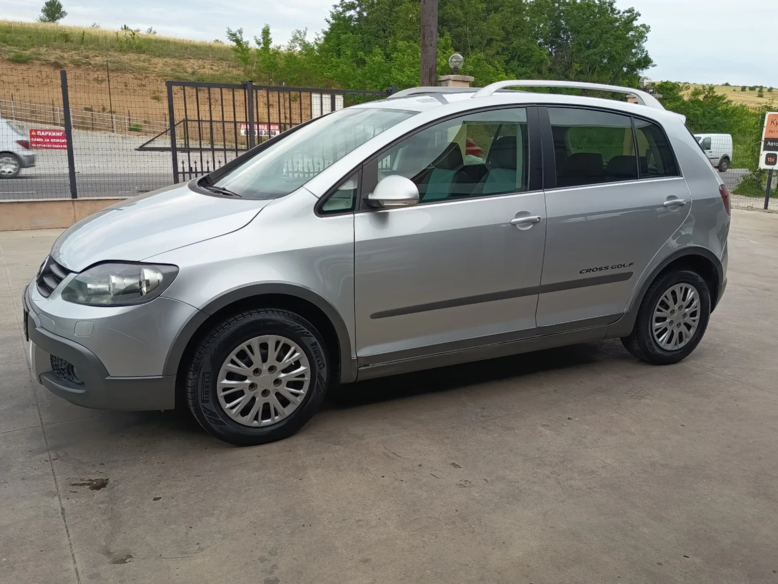 VW Golf Plus 1.9tdi cross, снимка 8 - Автомобили и джипове - 55211712