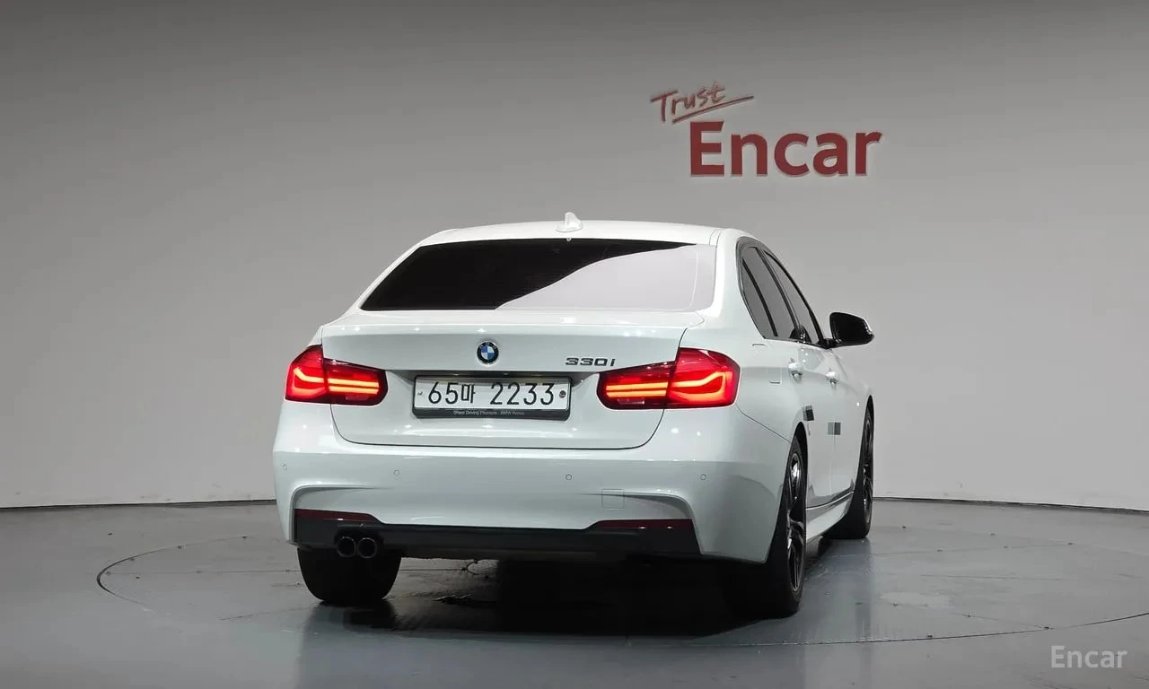 BMW 330 i M Sport Shadow * ШИБИДАХ * ПОДГРЕВИ * АВТОКРЕДИТ, снимка 4 - Автомобили и джипове - 55905348
