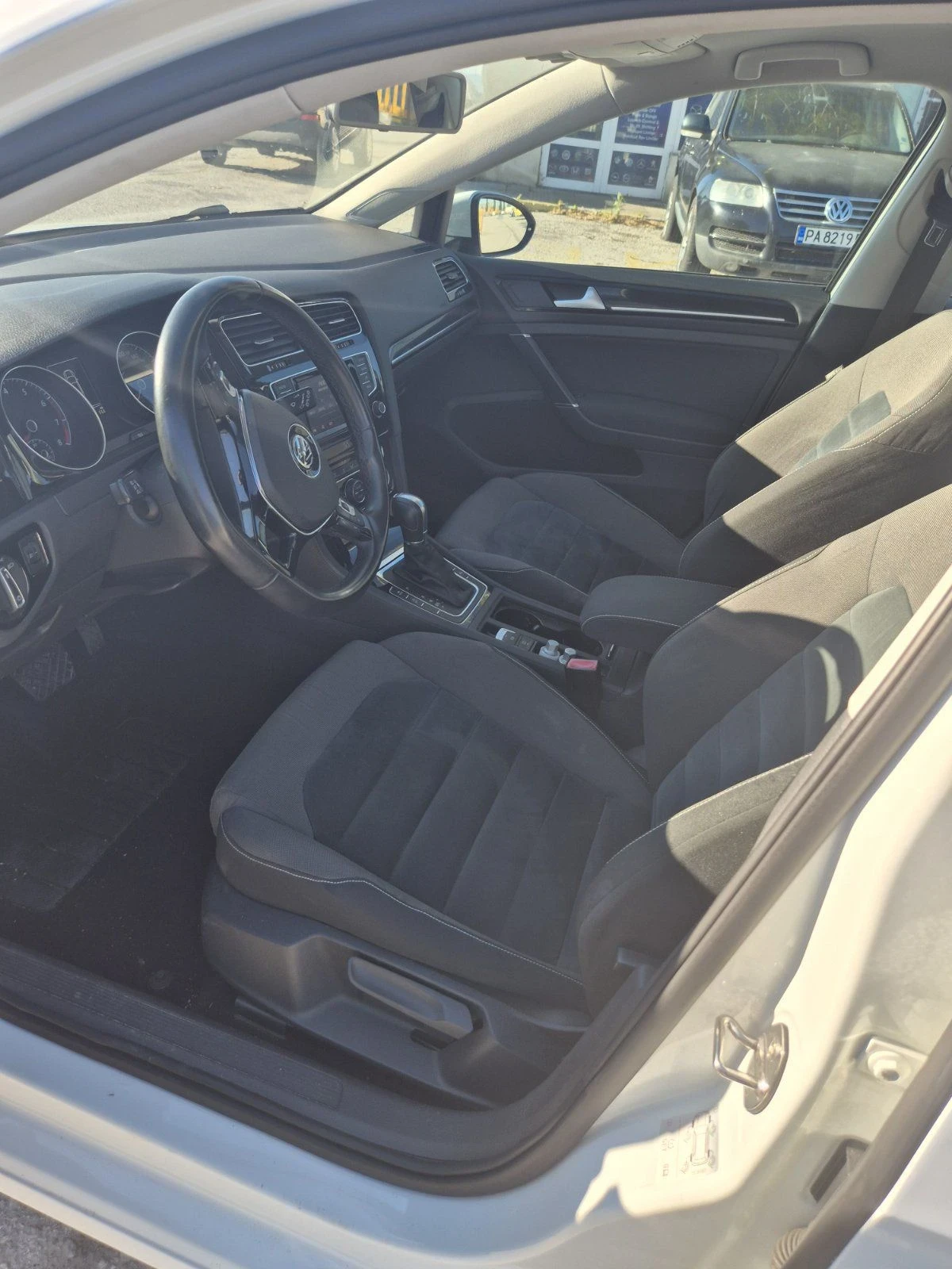 VW Golf Автоматик , снимка 8 - Автомобили и джипове - 56502611