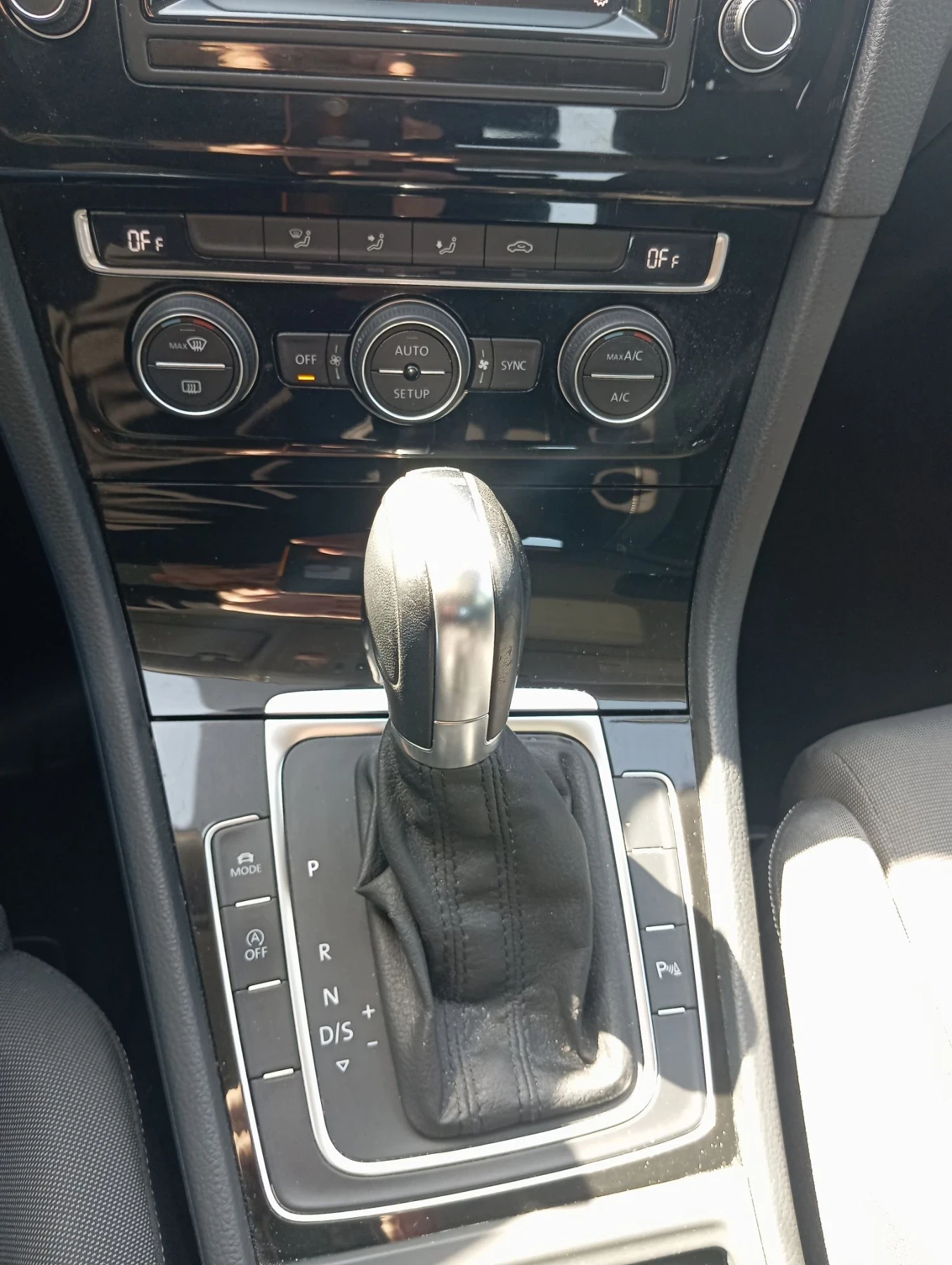 VW Golf Автоматик , снимка 10 - Автомобили и джипове - 56502611