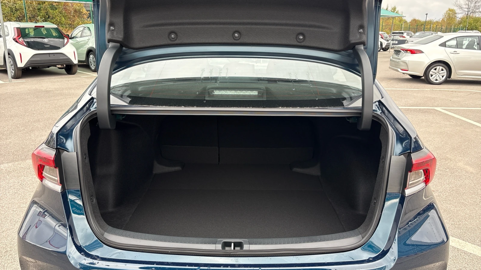 Toyota Corolla 1.5l Petrol COMFORT | Mobile.bg � ����������� 13