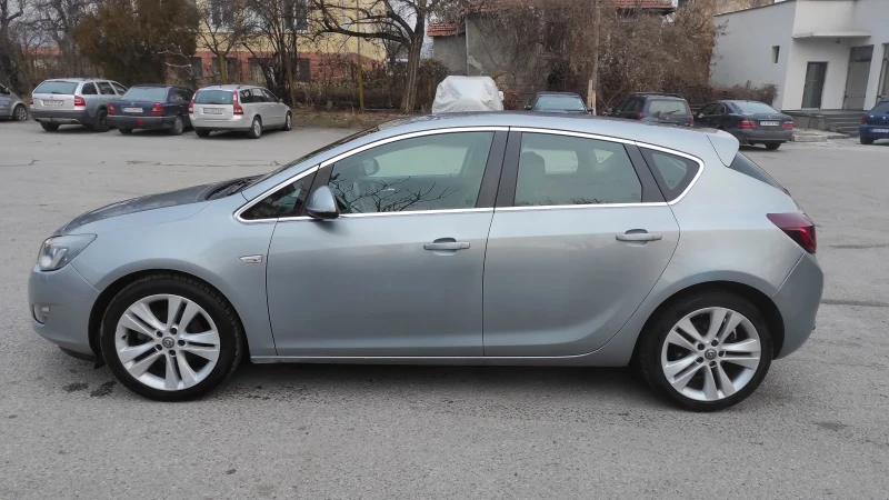 Opel Astra 1.7CDTI, снимка 8 - Автомобили и джипове - 49261491