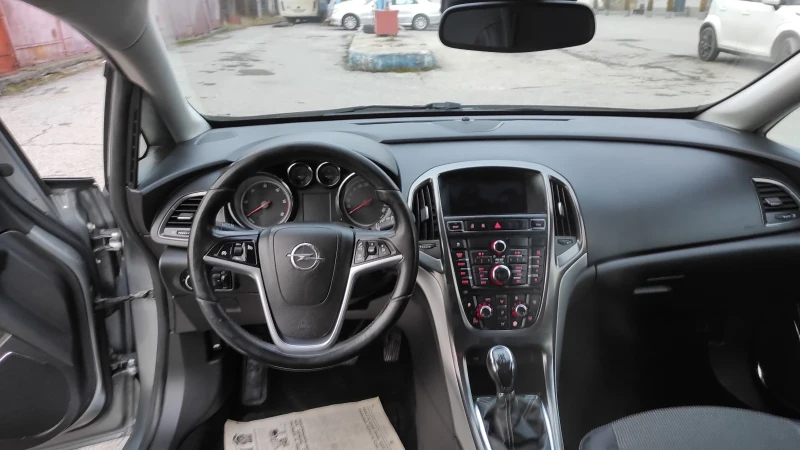 Opel Astra 1.7CDTI, снимка 11 - Автомобили и джипове - 49261491