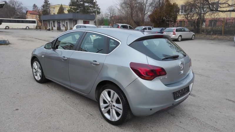 Opel Astra 1.7CDTI, снимка 7 - Автомобили и джипове - 49261491