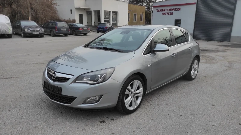 Opel Astra 1.7CDTI, снимка 1 - Автомобили и джипове - 49261491