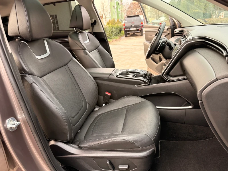 Hyundai Tucson 1.6 CRDI 360 CAMERA360/ПАНОРАМЕН СТЪКЛЕН ТАВАН/, снимка 12 - Автомобили и джипове - 52882845