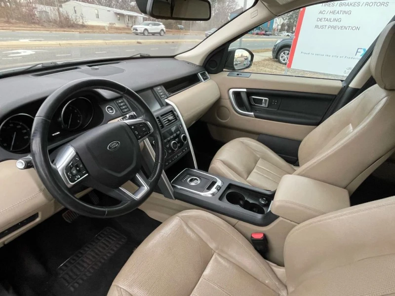 Land Rover Discovery Sport, снимка 7 - Автомобили и джипове - 53242741