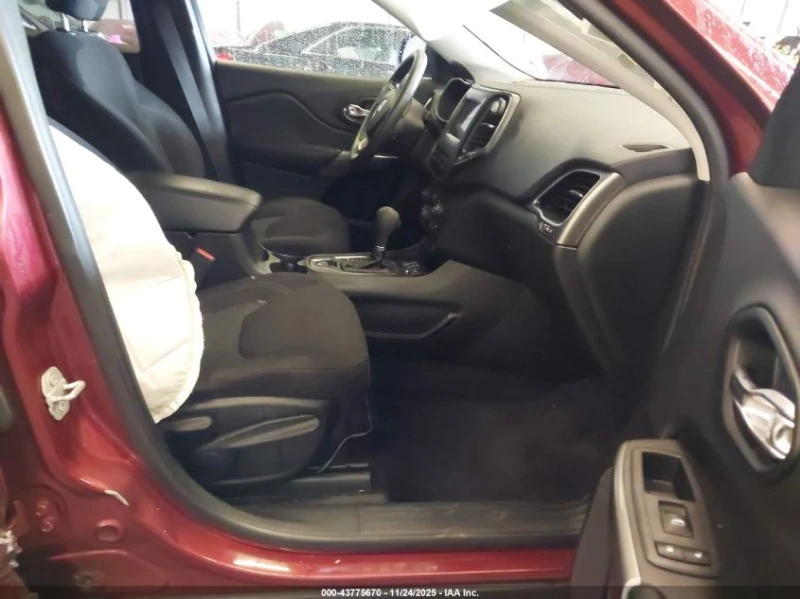 Jeep Cherokee 2.4L I-4 VVT, 180HP Front Wheel Drive, снимка 10 - Автомобили и джипове - 53500819