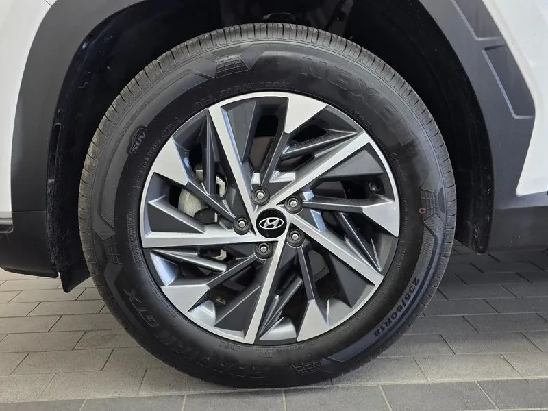 Hyundai Tucson Premium, снимка 12 - Автомобили и джипове - 55186666