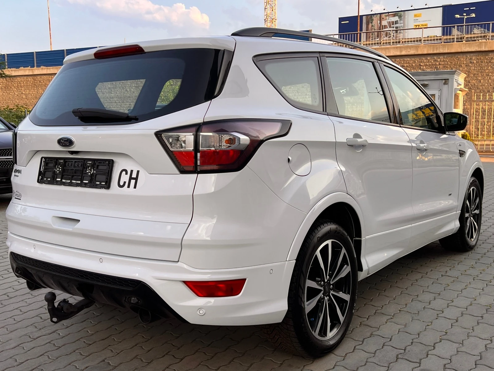 Ford Kuga ST-Line 2.0TDCi 4x4 Панорама Дистроник Камера - изображение 3