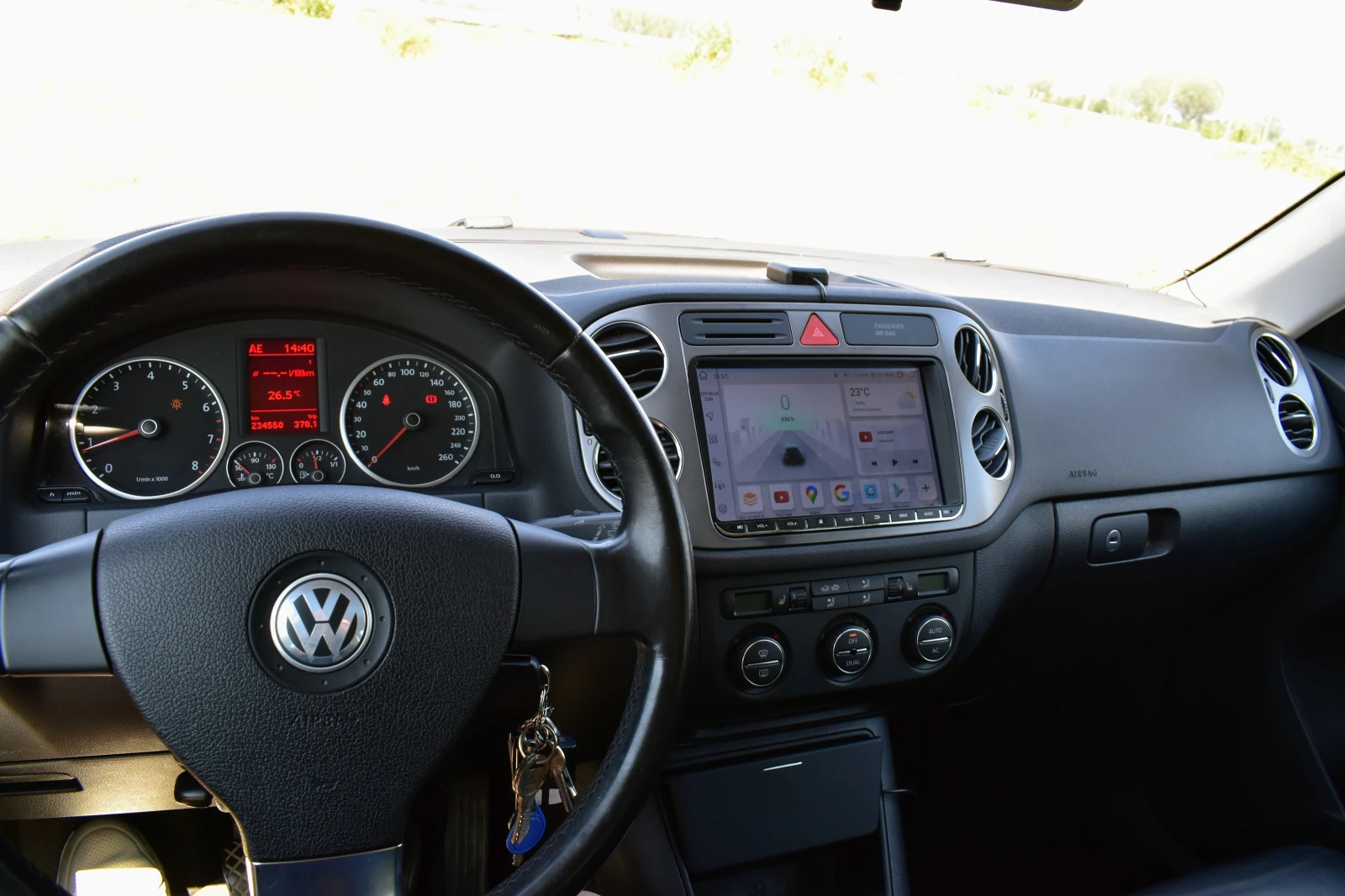 VW Tiguan 4-Motion (4x4) - 2.0 TSI 200 к.с. - изображение 10