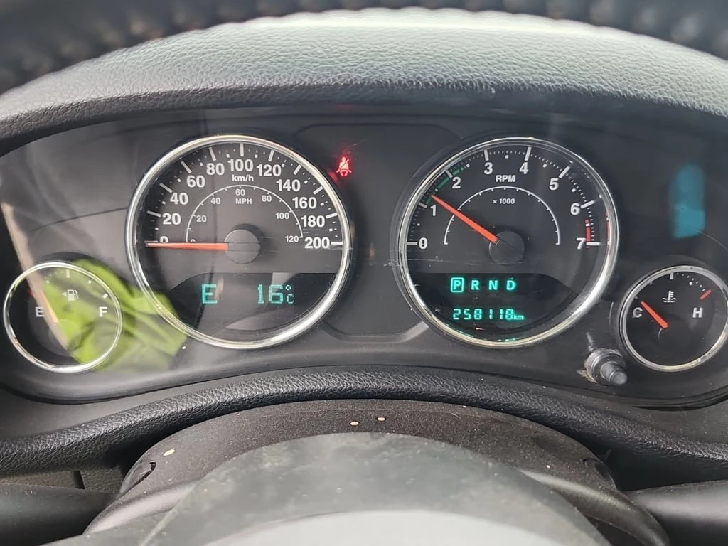 Jeep Wrangler * SAHARA * CARFAX * БЕЗ ПЪРВОНАЧАЛНА ВНОСКА - изображение 7