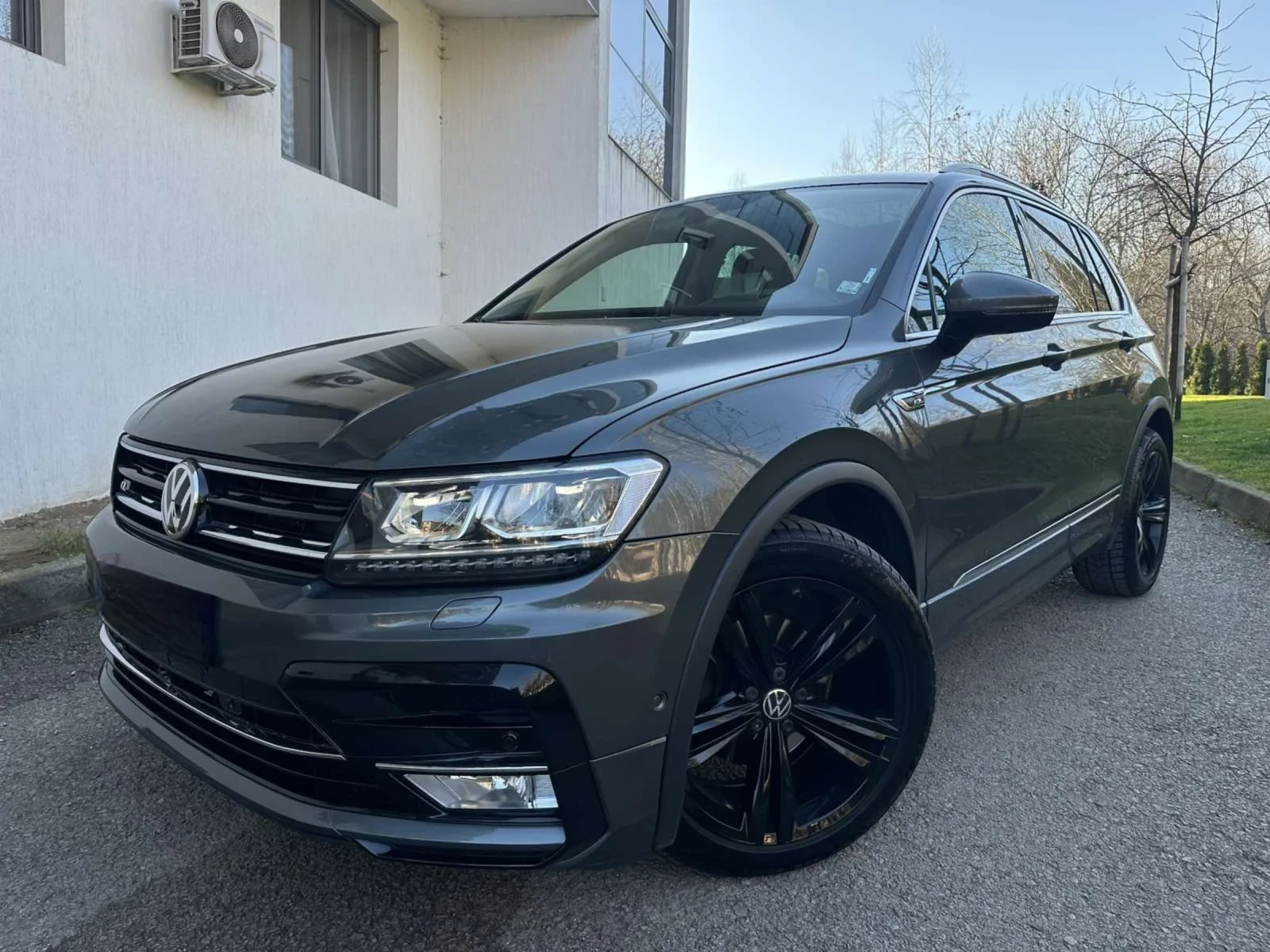VW Tiguan R-LINE / 4-MOTION / HEAD-UP /   | Mobile.bg   3
