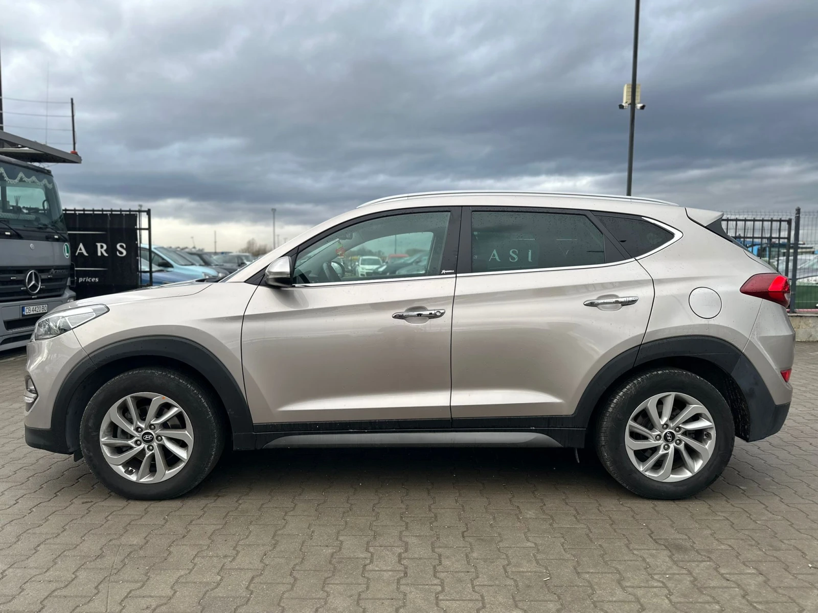 Hyundai Tucson / 1.7D / 116 HP / PODGREV / NAVI / LANE ASSIST / - изображение 2