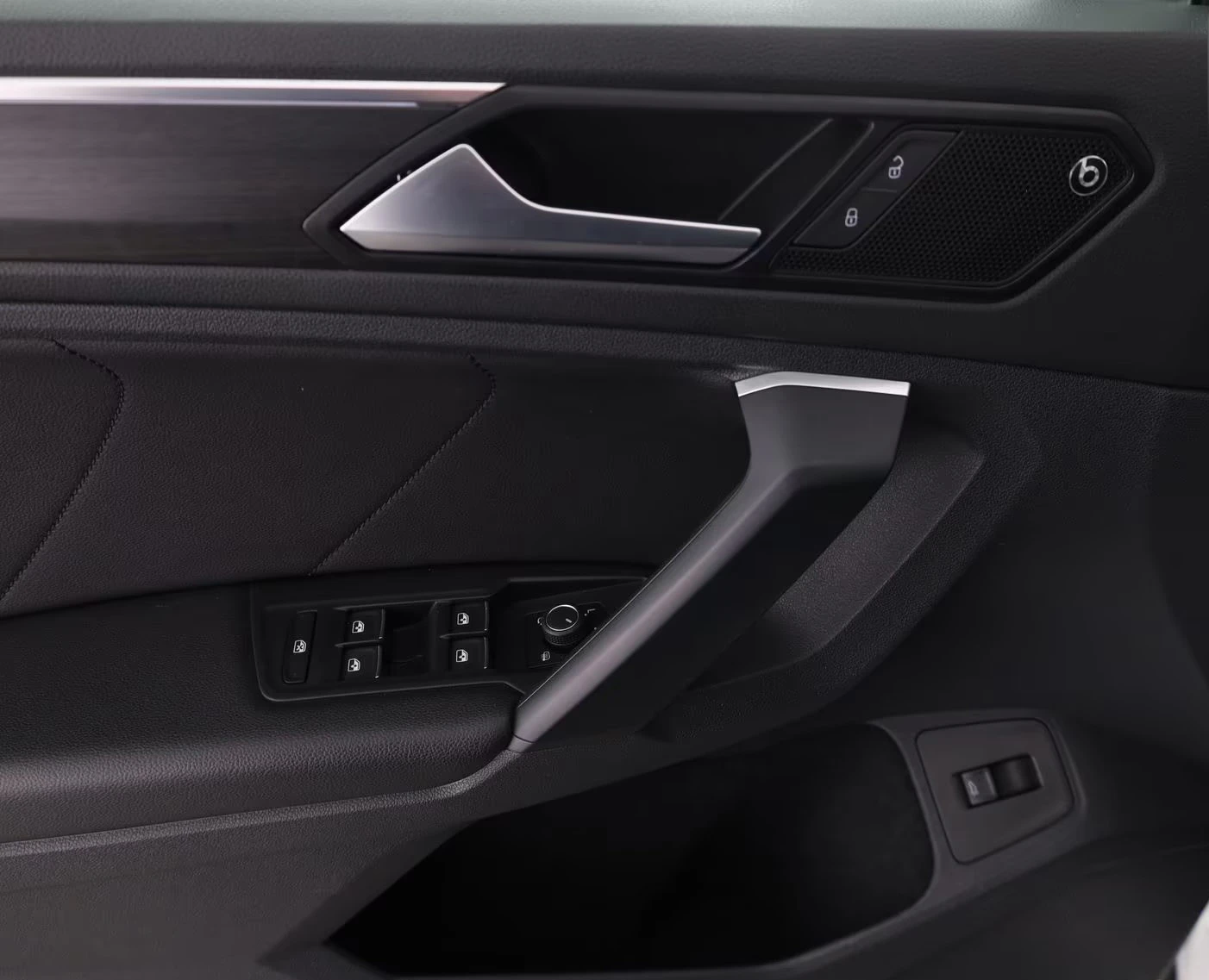 Seat Tarraco EXCELLENCE/190HP/4X4/PANO/360/BEATS/MEMO/DSG/874g, снимка 13 - Автомобили и джипове - 53709621