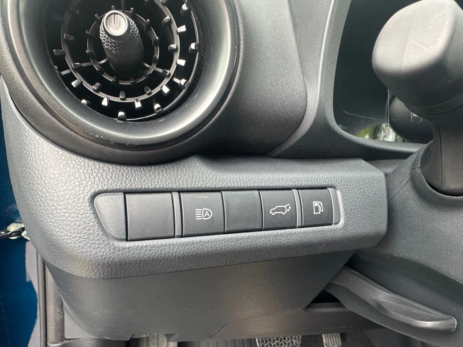 Toyota C-HR 1.8 Hybrid | Mobile.bg � ����������� 13