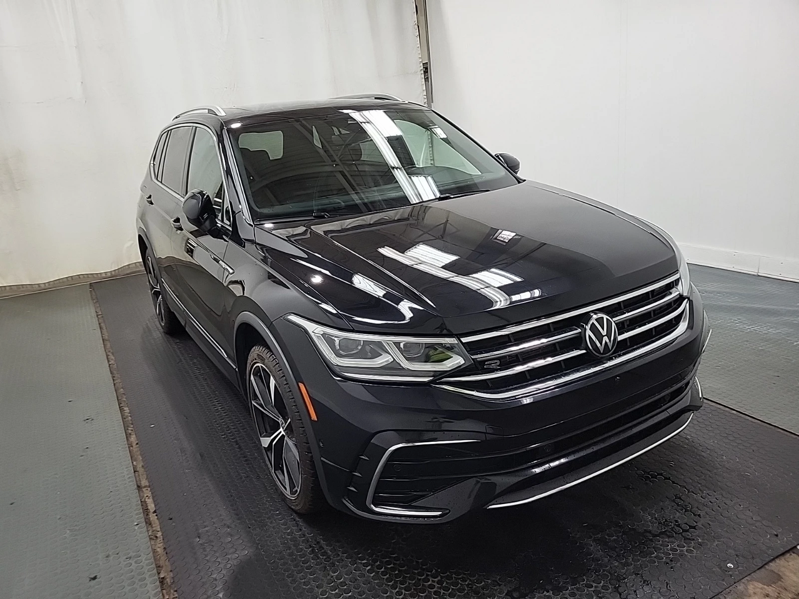 VW Tiguan HIGHLINE R-LINE * ��������� * BLIND SPOT *  | Mobile.bg � ����������� 2