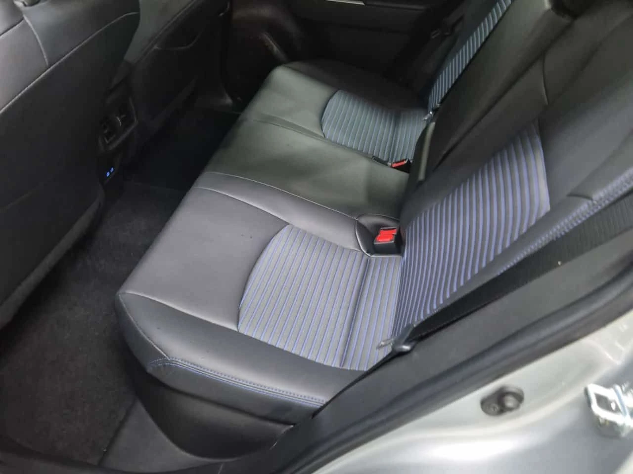 Toyota Rav4 * Hybrid XSE AWD* АВТОКРЕДИТ БЕЗ ПЪРВОНАЧАЛНА* , снимка 10 - Автомобили и джипове - 54936919