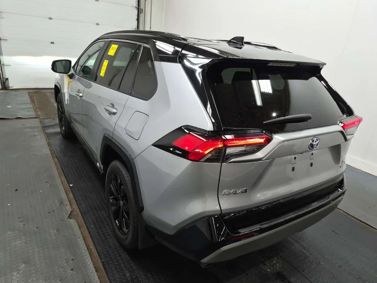 Toyota Rav4 * Hybrid XSE AWD* АВТОКРЕДИТ БЕЗ ПЪРВОНАЧАЛНА* , снимка 2 - Автомобили и джипове - 54936919