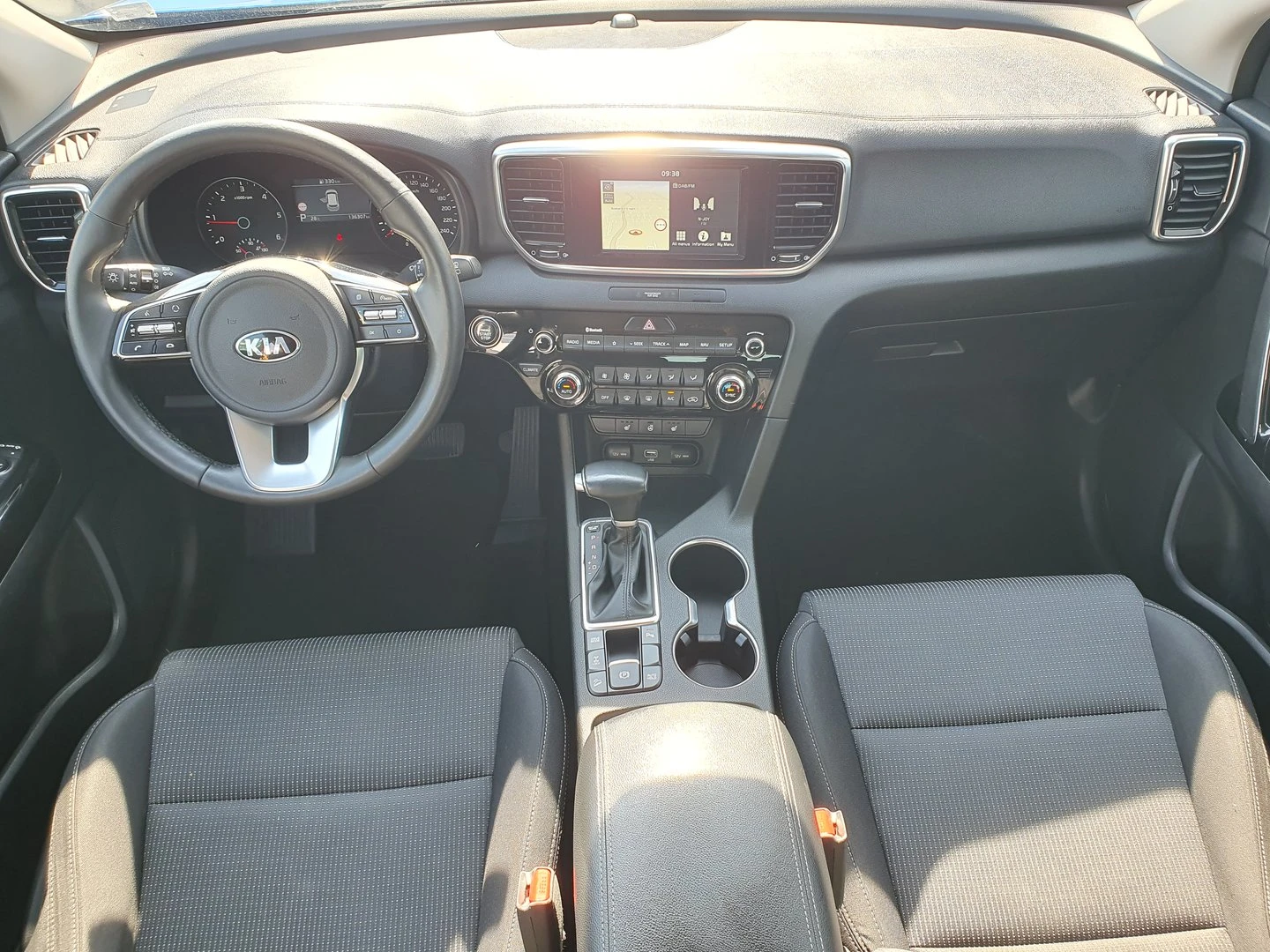 Kia Sportage, снимка 6 - Автомобили и джипове - 56421919