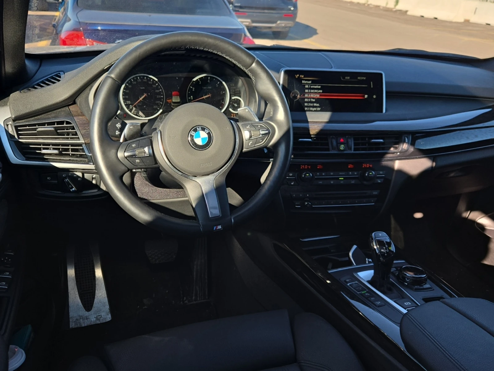 BMW X5 М ПАКЕТ * * 21929КМ * * CARFAX * * АВТО КРЕДИТ, снимка 6 - Автомобили и джипове - 55014306