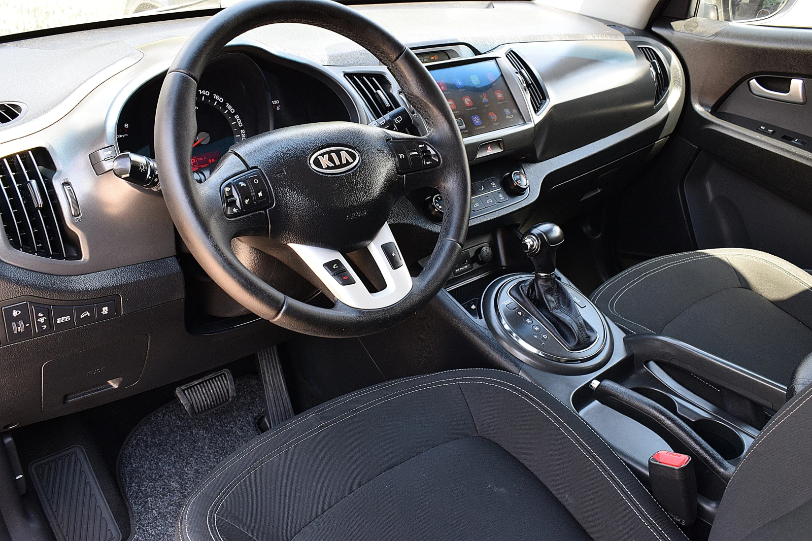 Kia Sportage 2.0ШВЕЙЦАРИЯ/4x4, снимка 7 - Автомобили и джипове - 55150526