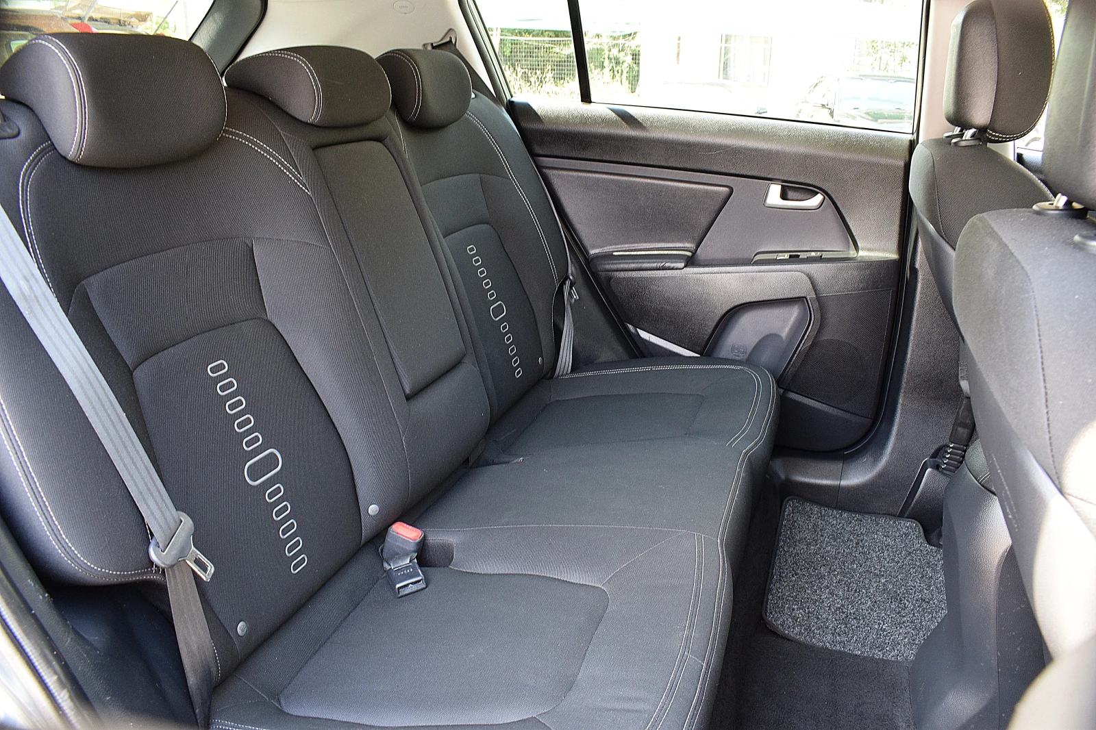 Kia Sportage 2.0ШВЕЙЦАРИЯ/4x4, снимка 15 - Автомобили и джипове - 55150526