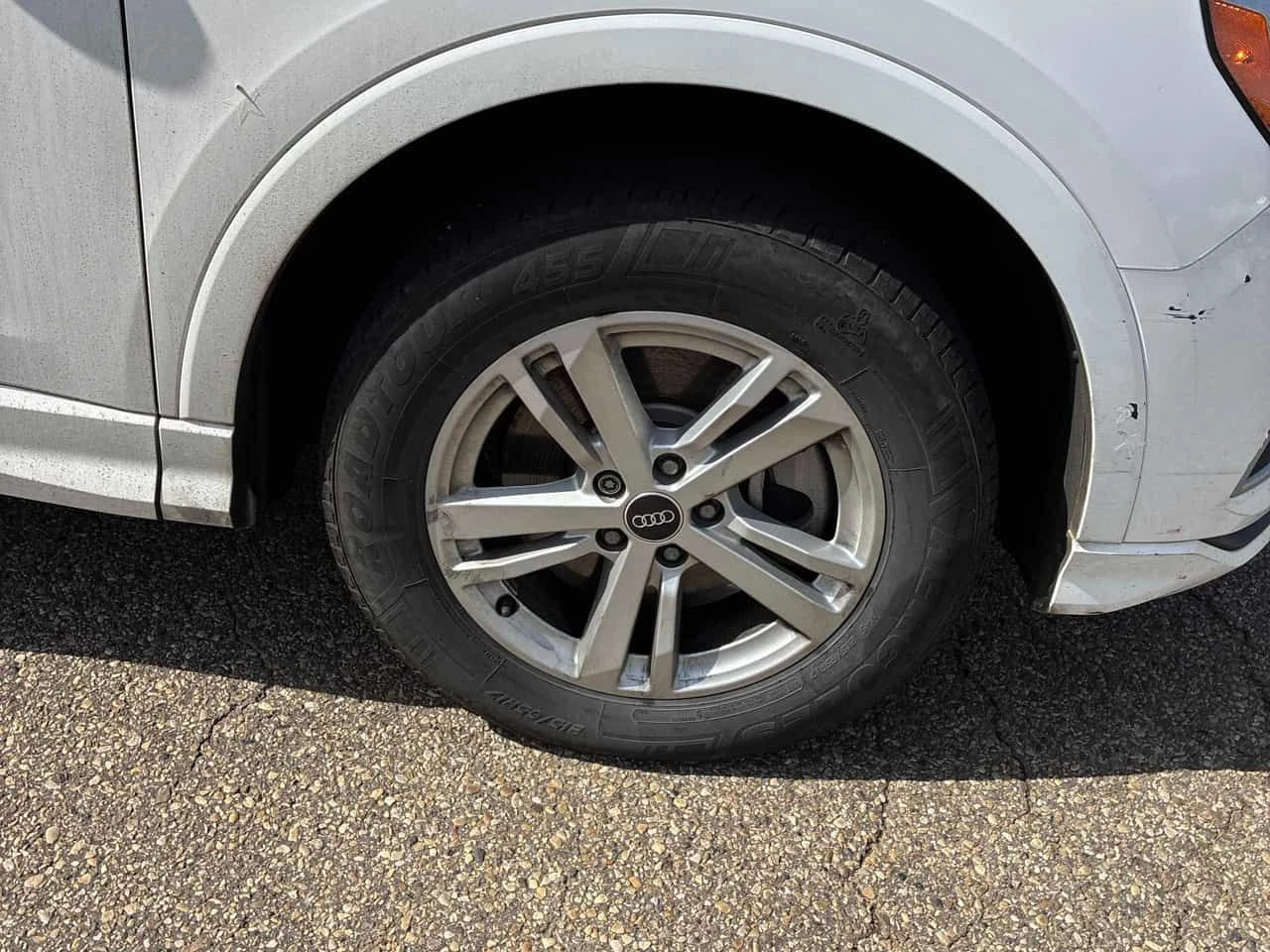 Audi Q3 * Komfort * АВТОКРЕДИТ* CARFAX* , снимка 7 - Автомобили и джипове - 55548073