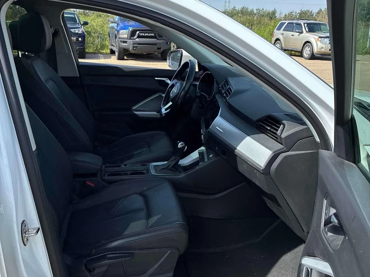 Audi Q3 * Komfort * АВТОКРЕДИТ* CARFAX* , снимка 17 - Автомобили и джипове - 55548073