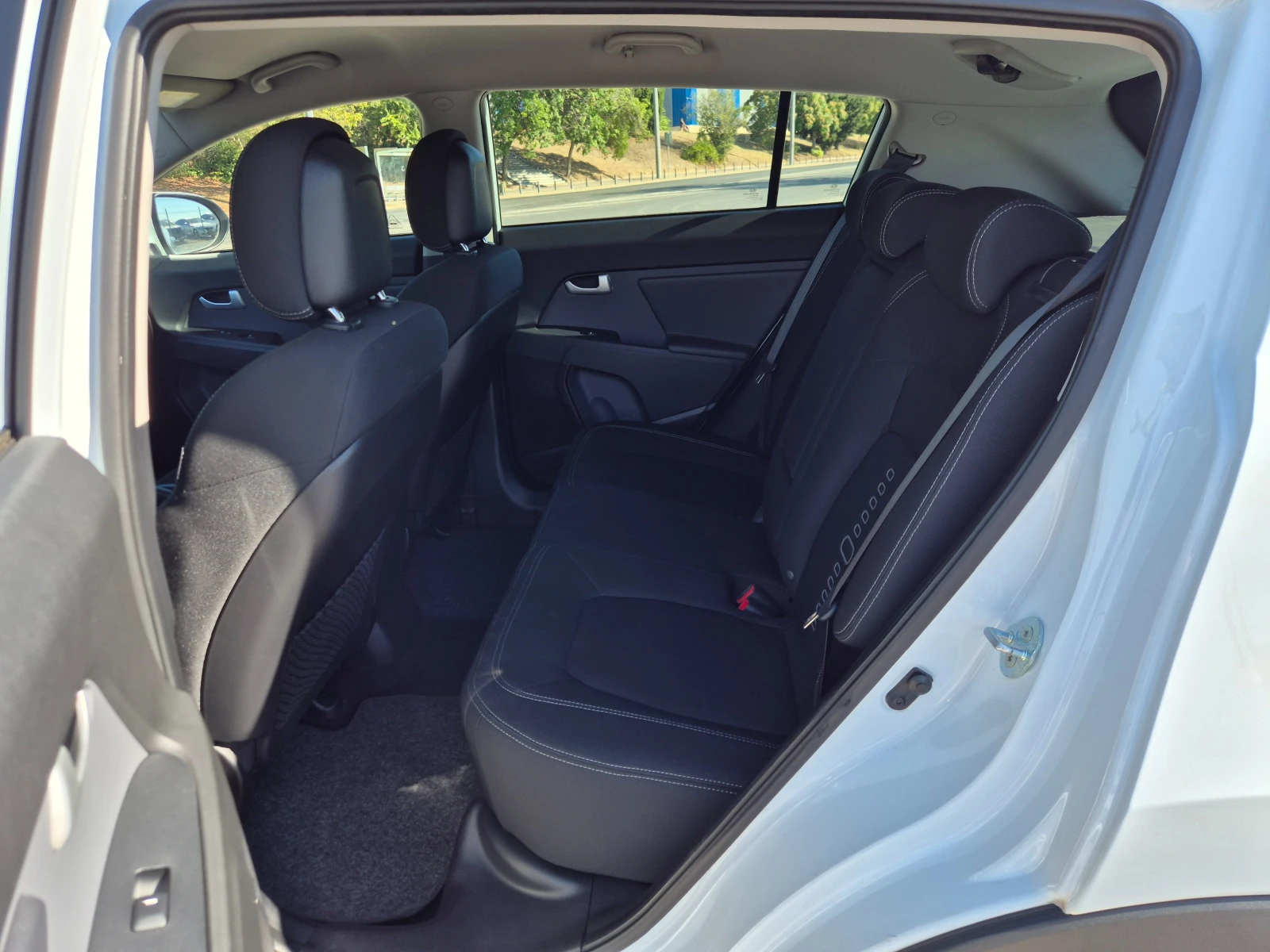 Kia Sportage 1.7CRDI, снимка 12 - Автомобили и джипове - 55958287