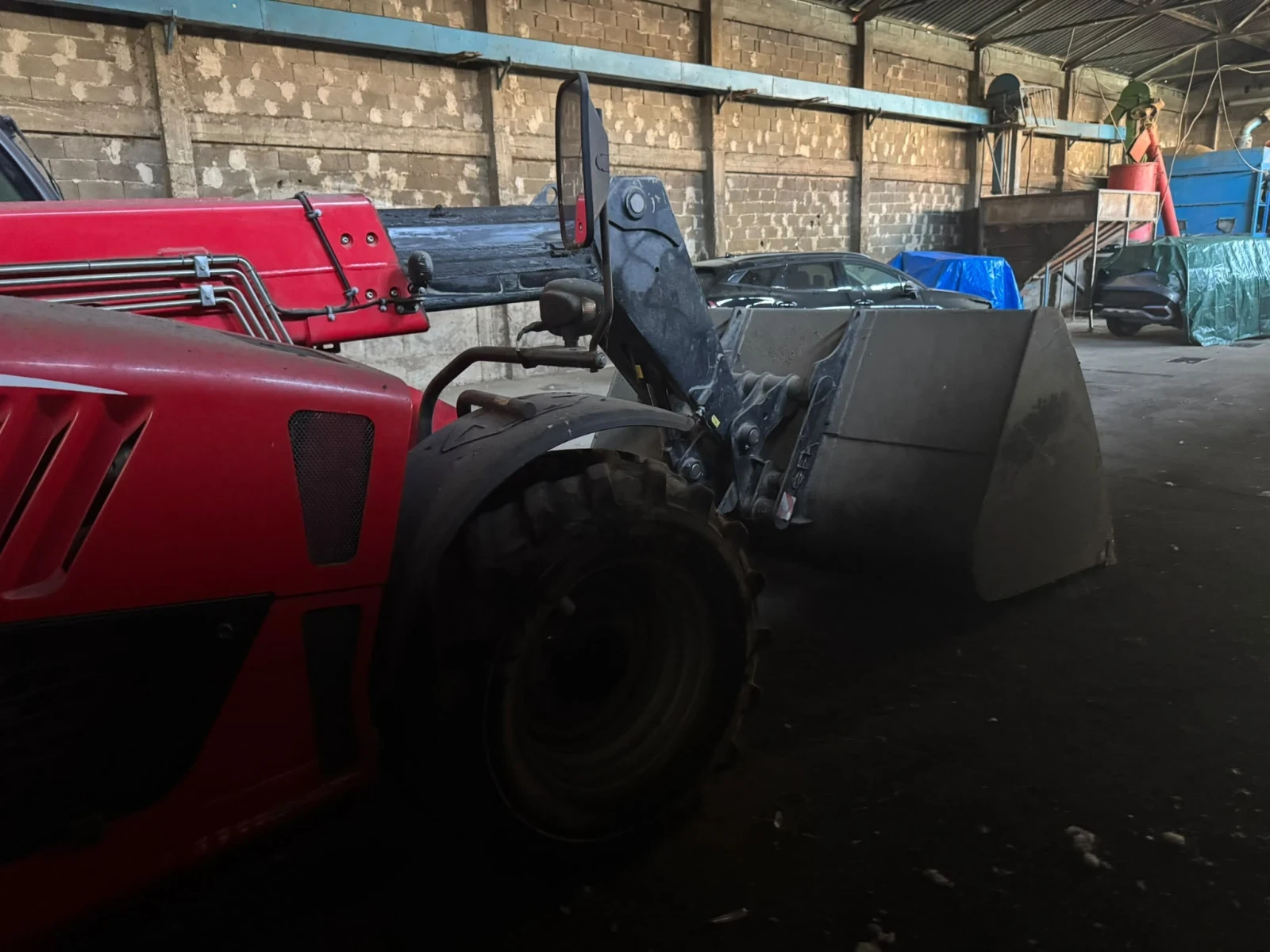 Телескопичен товарач CASE IH FARESIN , снимка 8 - Селскостопанска техника - 56068567