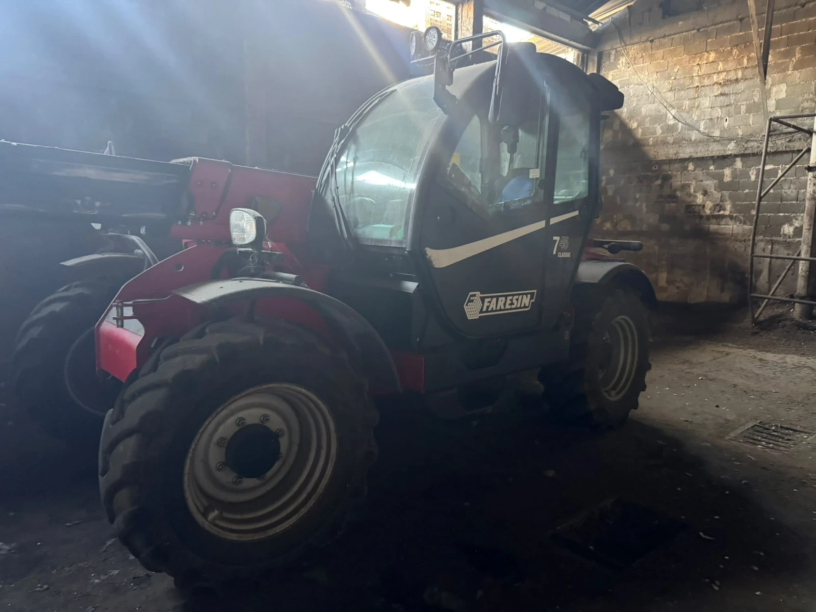 Телескопичен товарач CASE IH FARESIN , снимка 2 - Селскостопанска техника - 56068567