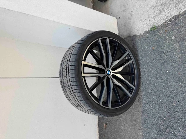 Гуми с джанти Pirelli 275/35R22, снимка 4 - Гуми и джанти - 49388448