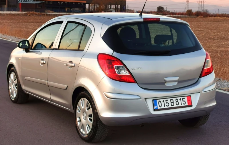 Opel Corsa 1.2i 80ps, снимка 5 - Автомобили и джипове - 47856793