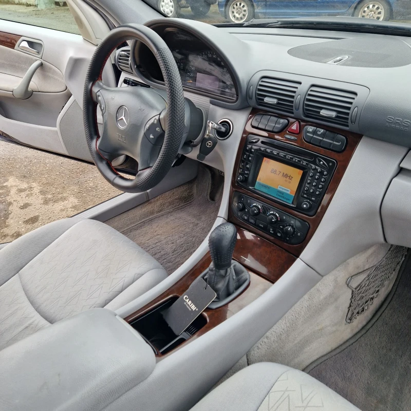 Mercedes-Benz E 220 2200д, снимка 13 - Автомобили и джипове - 48435827