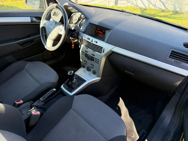 Opel Astra 1.7CDTI, снимка 10 - Автомобили и джипове - 48693680